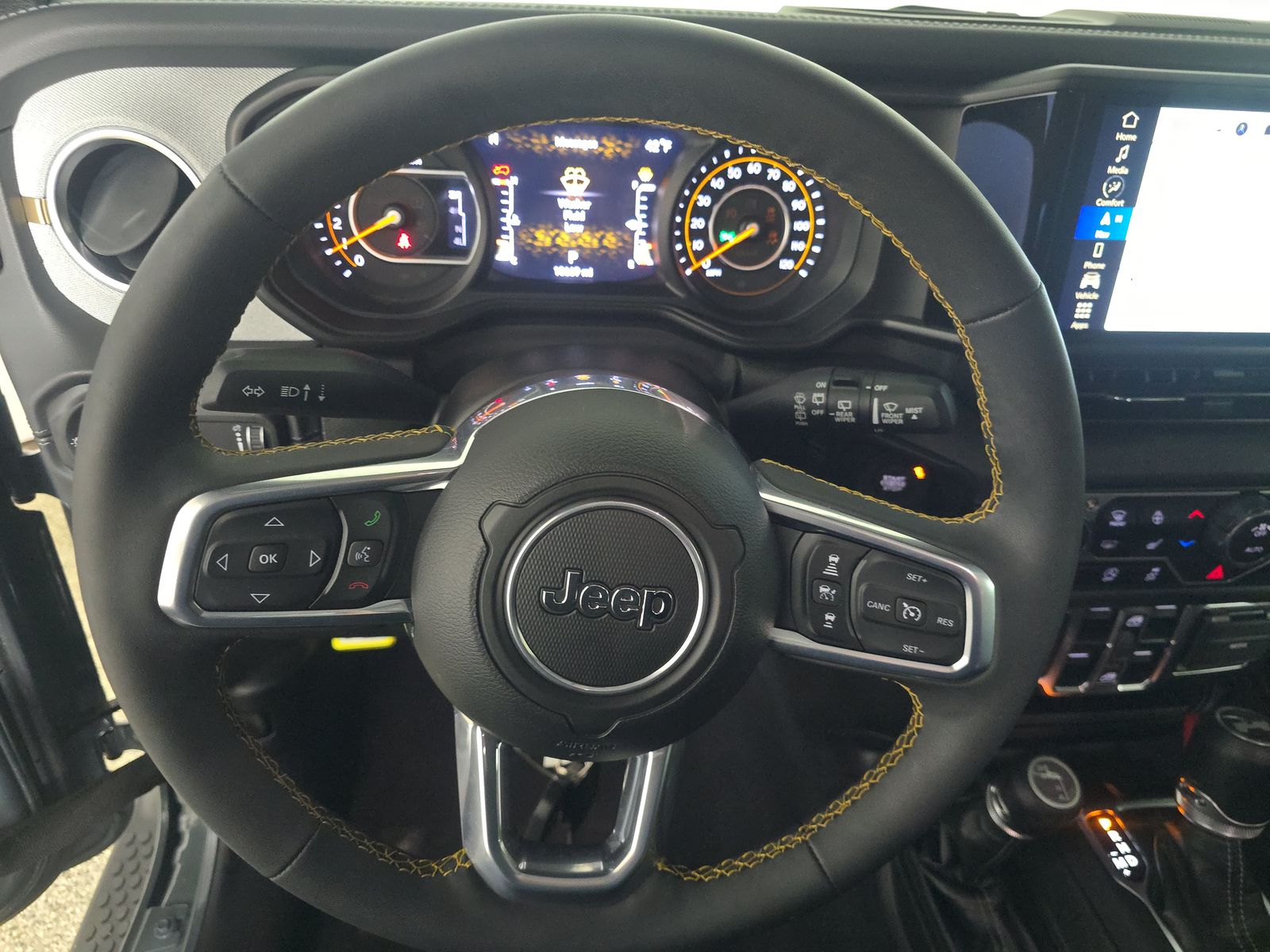 2024 Jeep Wrangler Sahara AWD