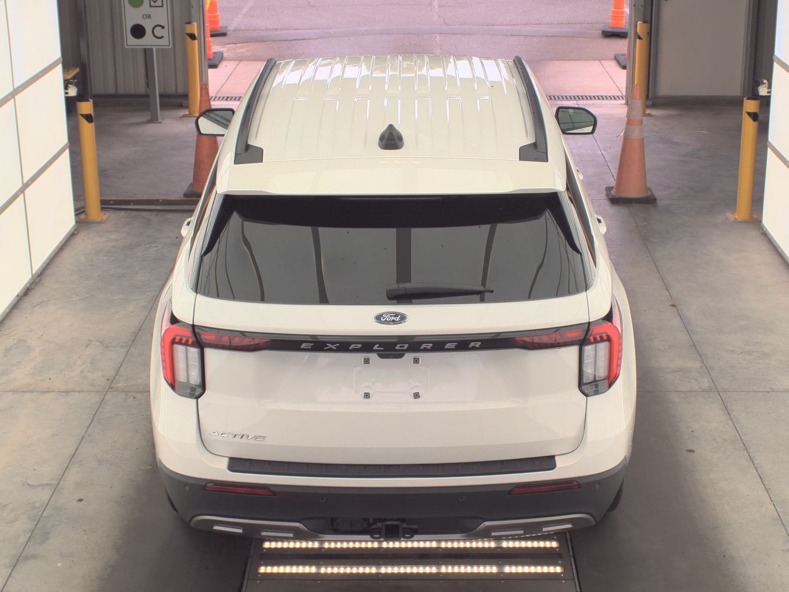 FORD EXPLORER - 7