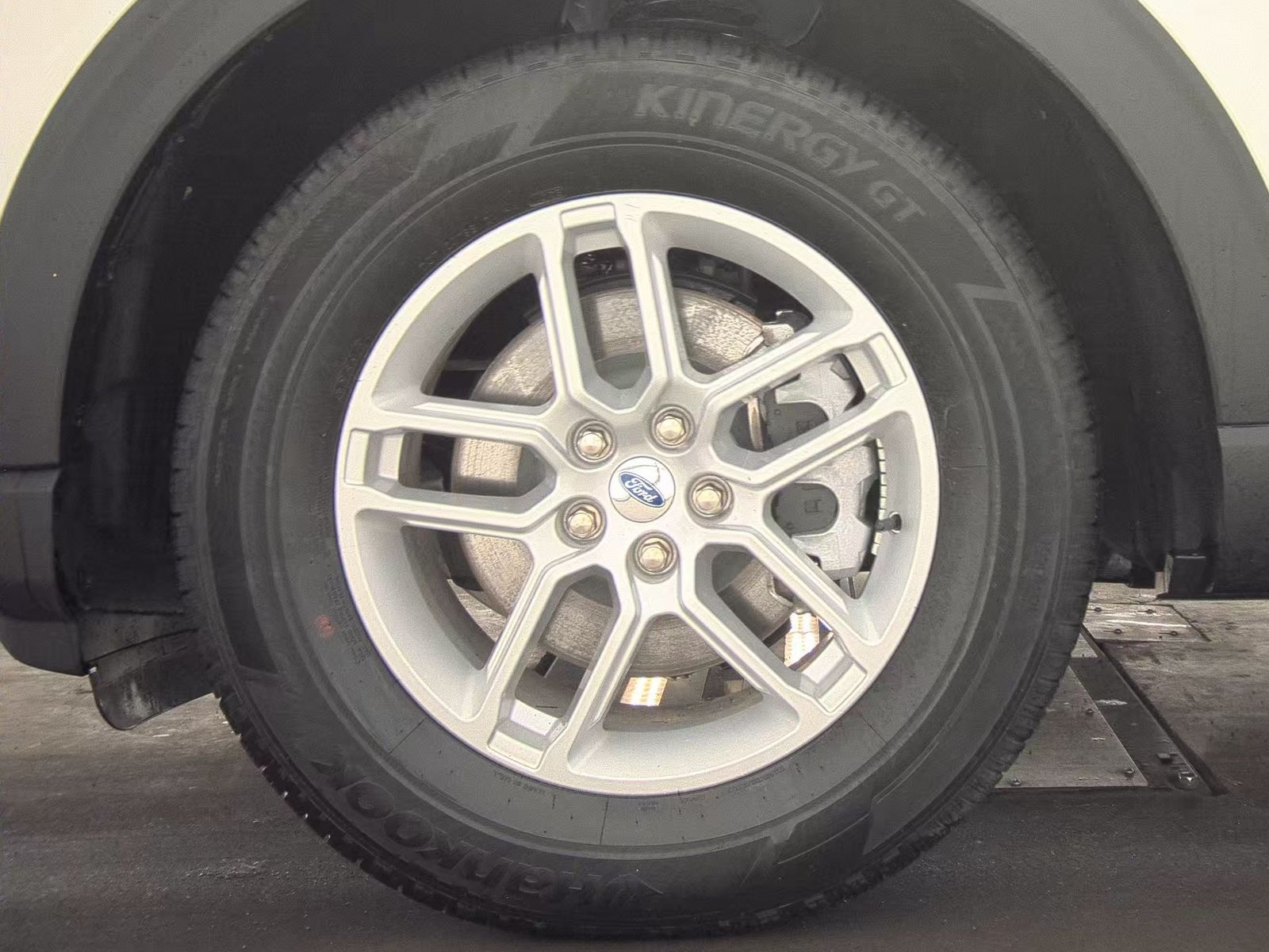 FORD EXPLORER - 10