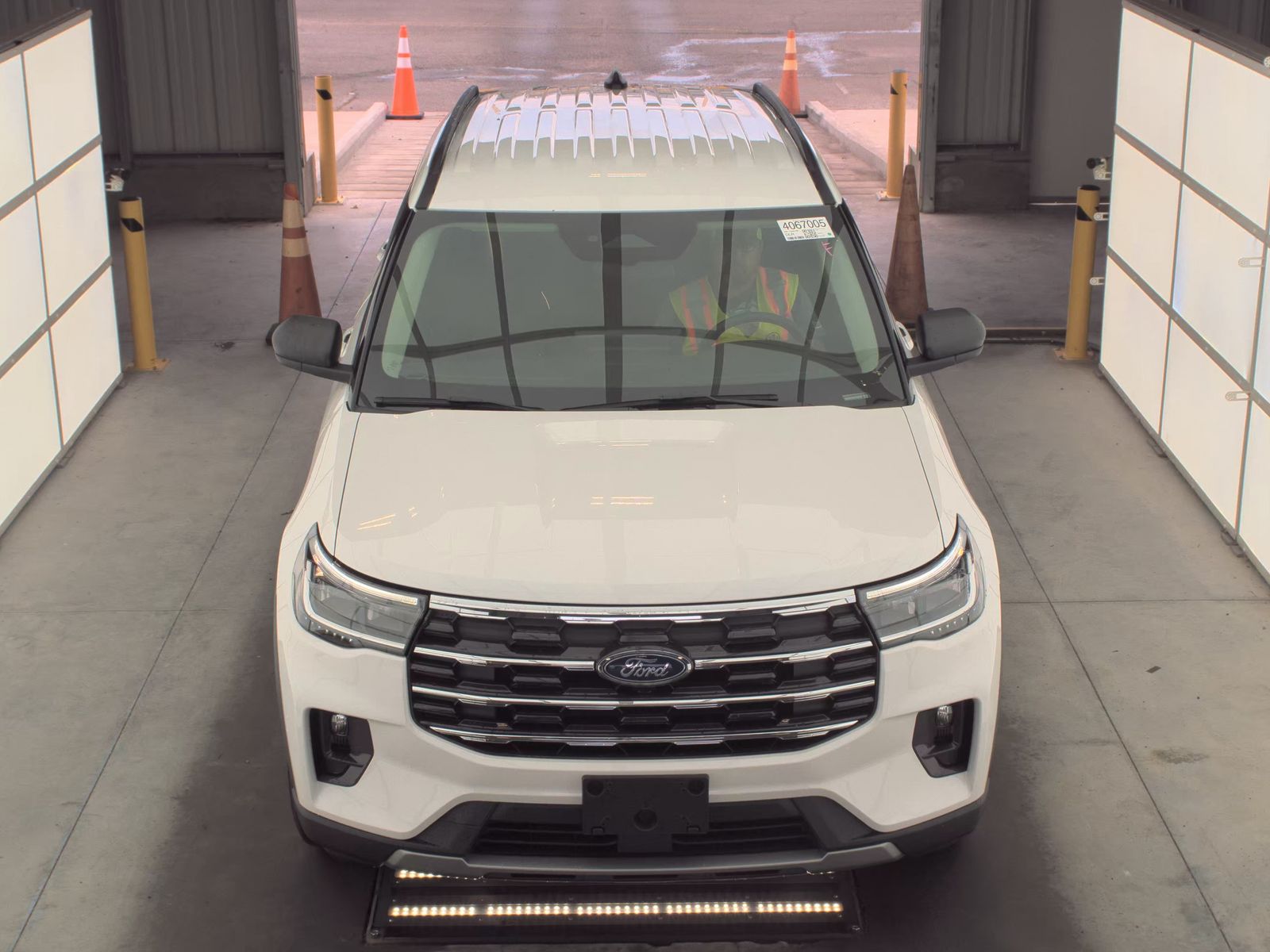 FORD EXPLORER - 3