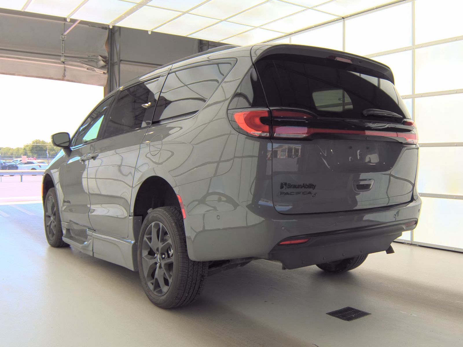 2023 Chrysler Pacifica Touring L FWD