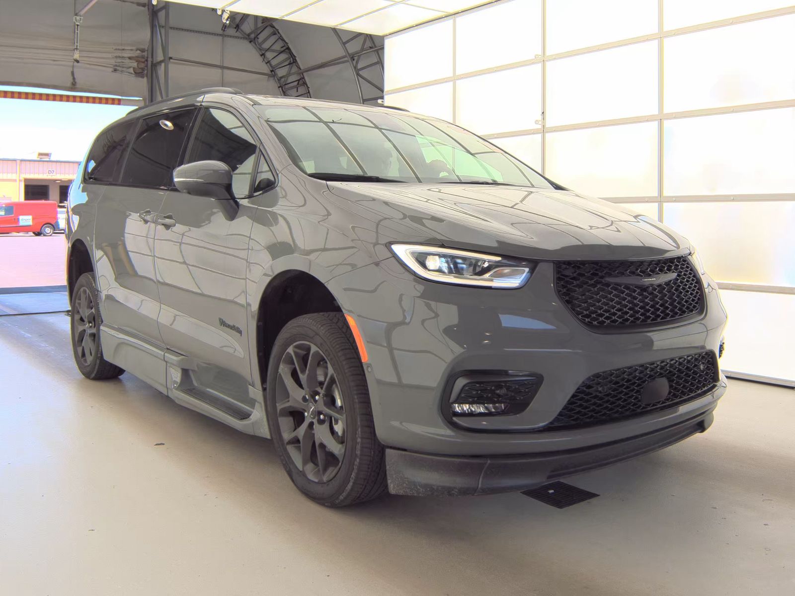2023 Chrysler Pacifica Touring L FWD