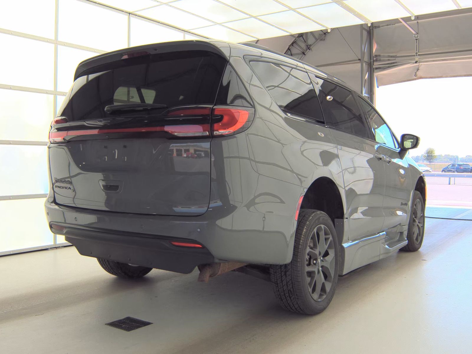 2023 Chrysler Pacifica Touring L FWD