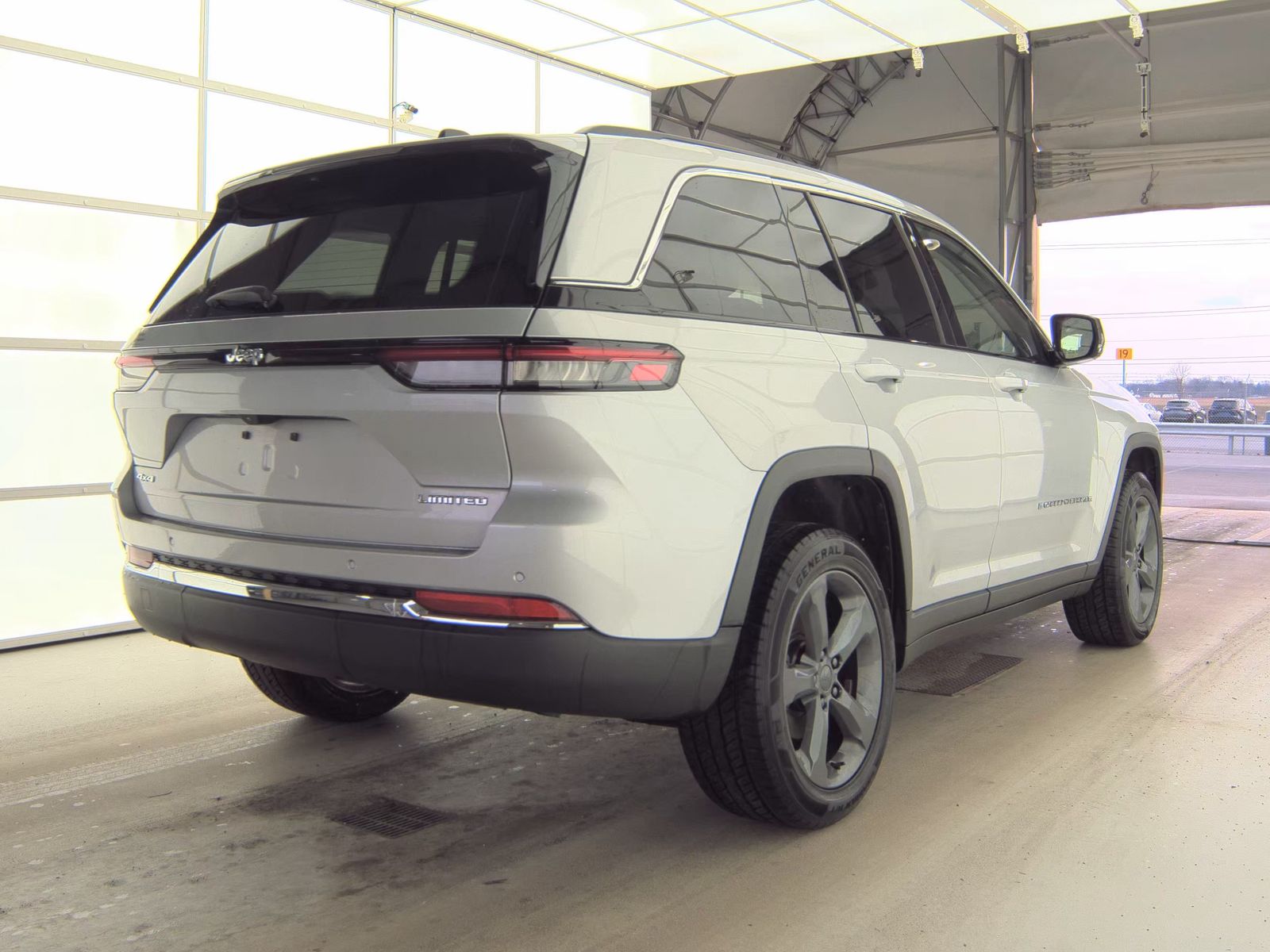 2022 Jeep Grand Cherokee Limited AWD