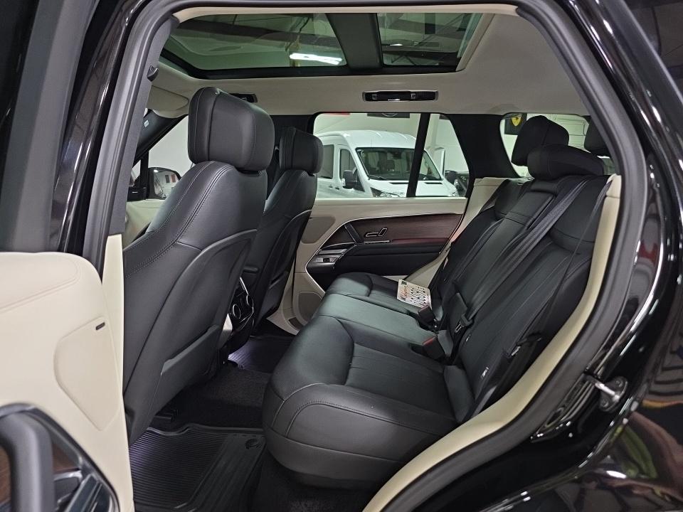 2024 Land Rover Range Rover SE AWD