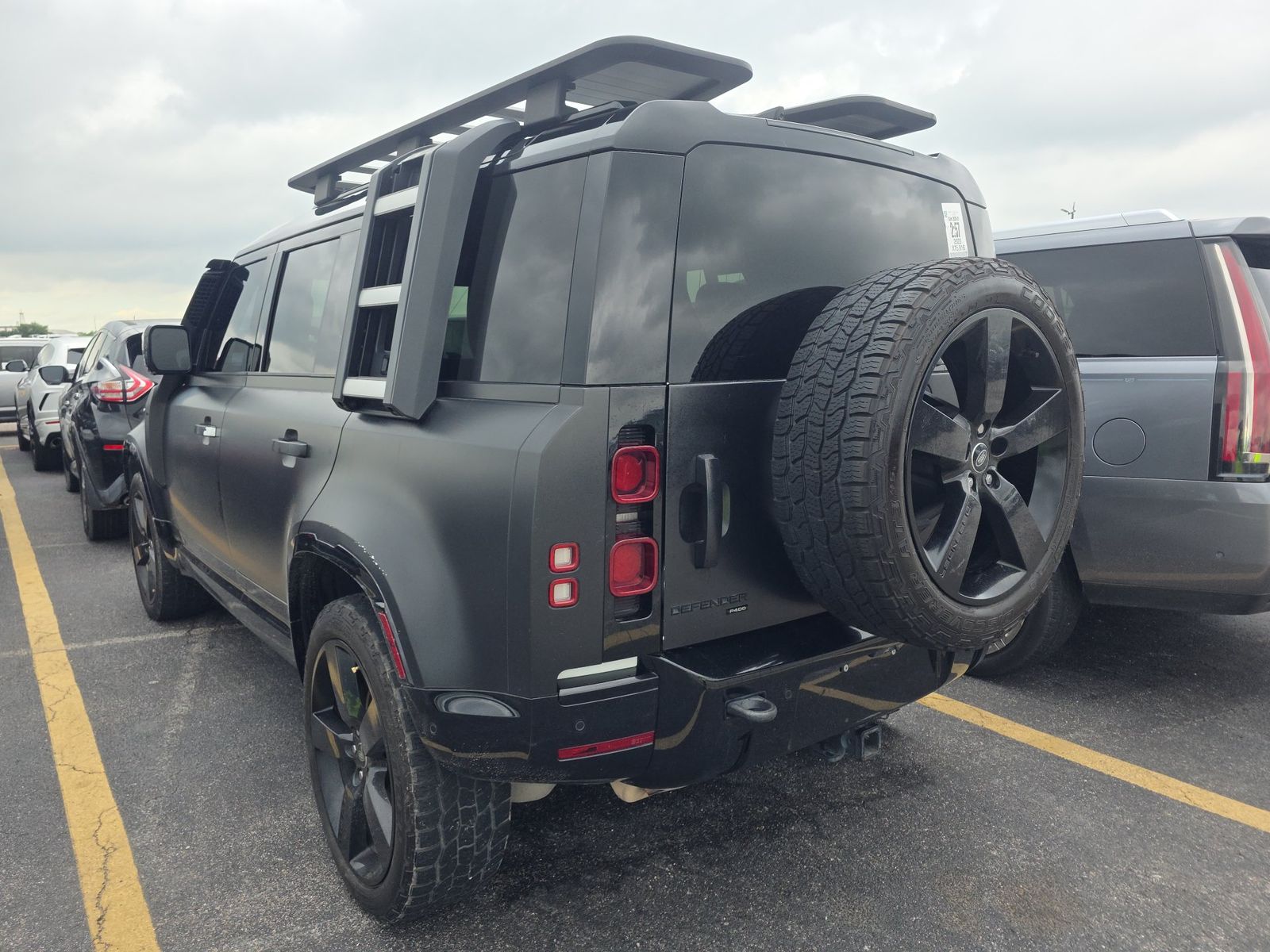 2022 Land Rover Defender 110 X-Dynamic HSE AWD