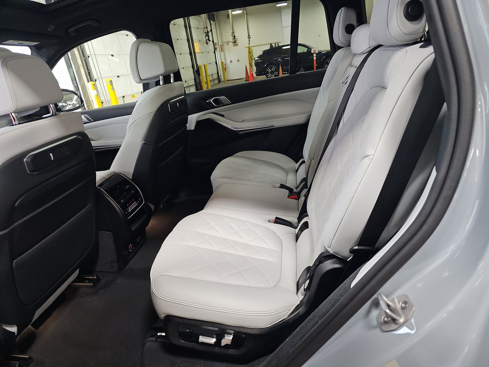 2026 BMW X7 xDrive40i AWD