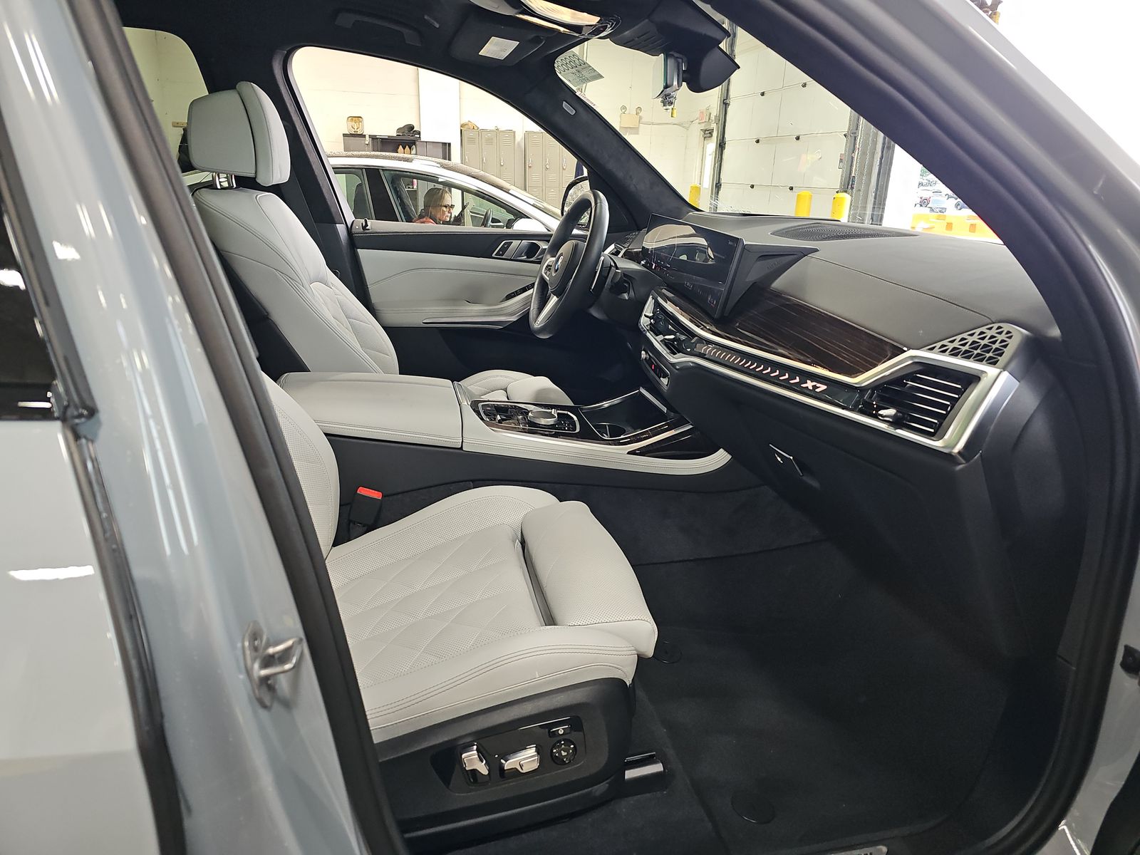 2026 BMW X7 xDrive40i AWD