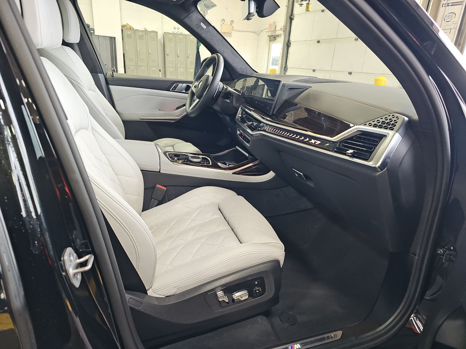 2026 BMW X7 xDrive40i AWD