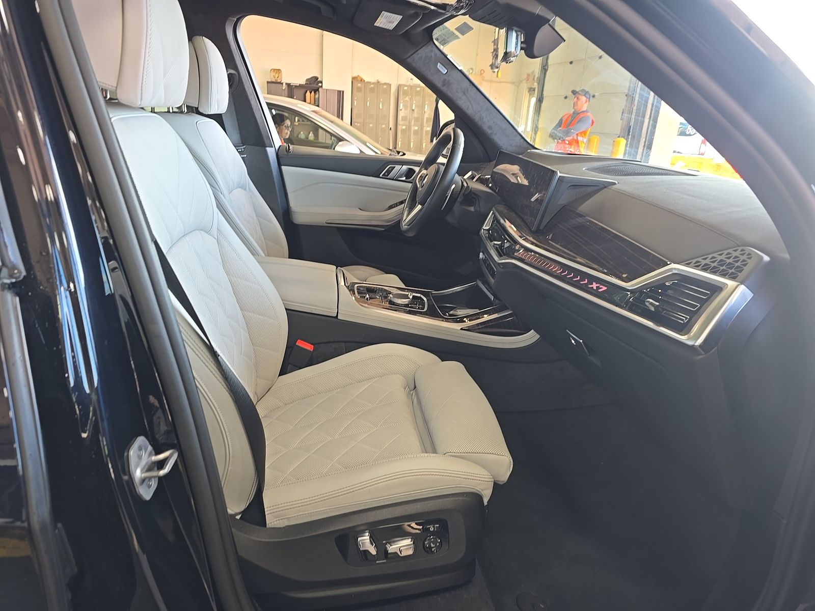 2026 BMW X7 xDrive40i AWD