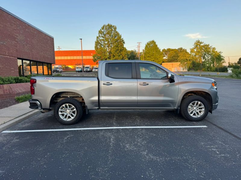 2023 Chevrolet Silverado 1500 LT AWD