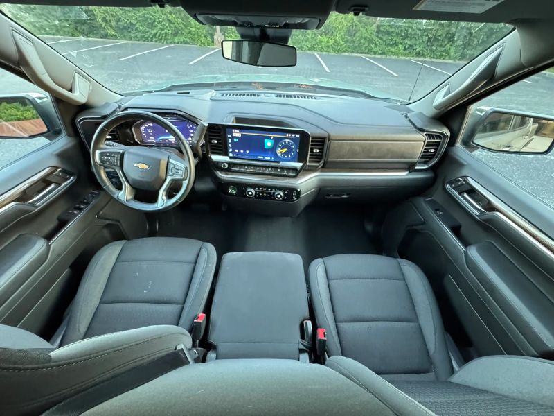 2023 Chevrolet Silverado 1500 LT AWD