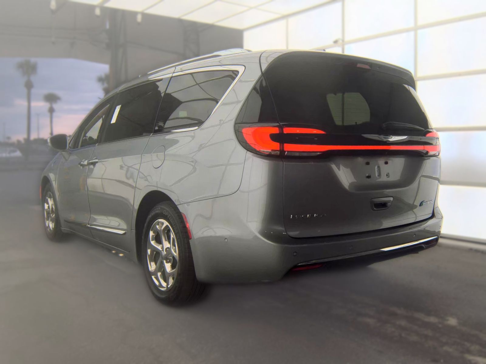 2021 Chrysler Pacifica Hybrid Limited FWD