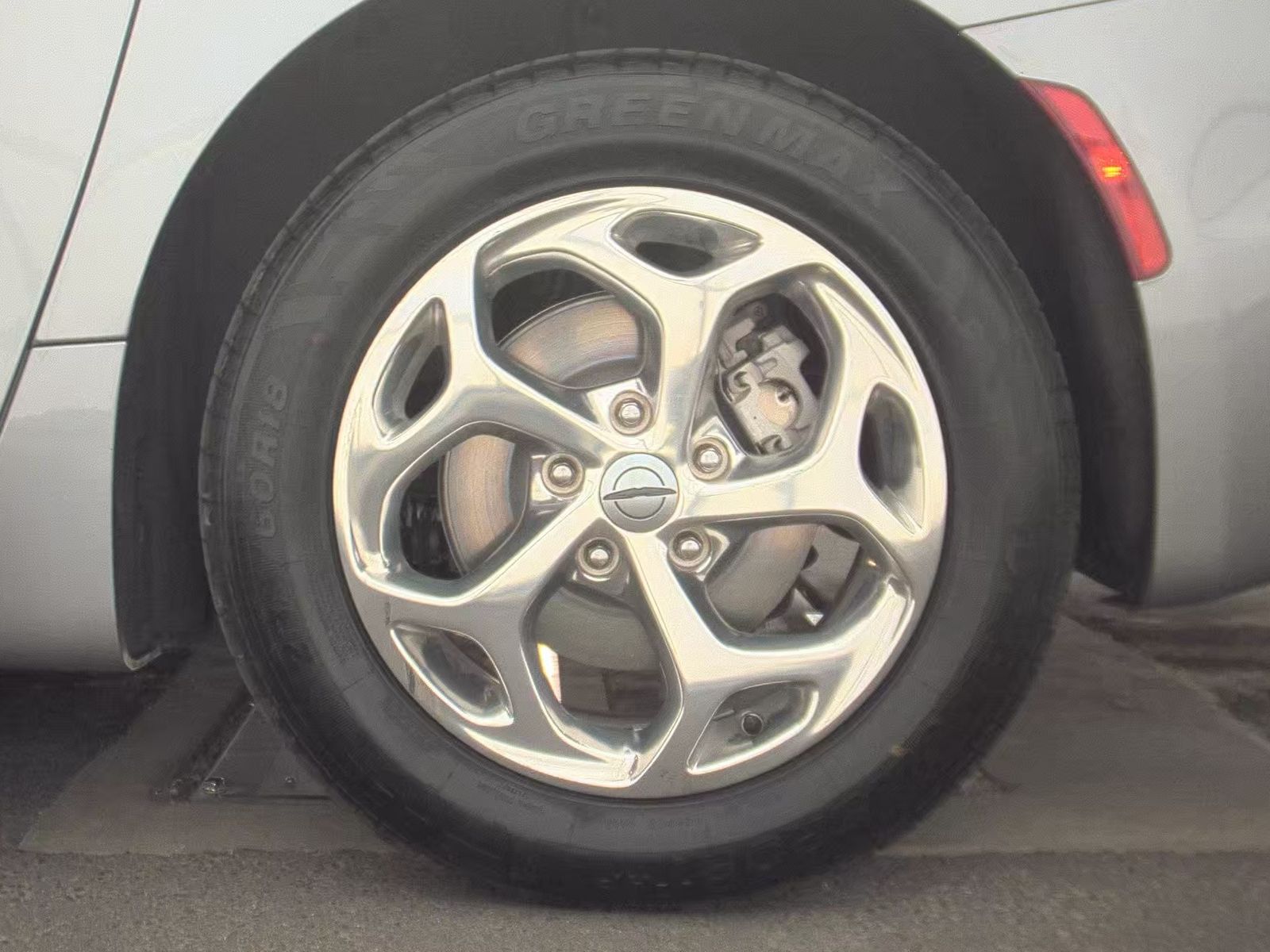 2021 Chrysler Pacifica Hybrid Limited FWD