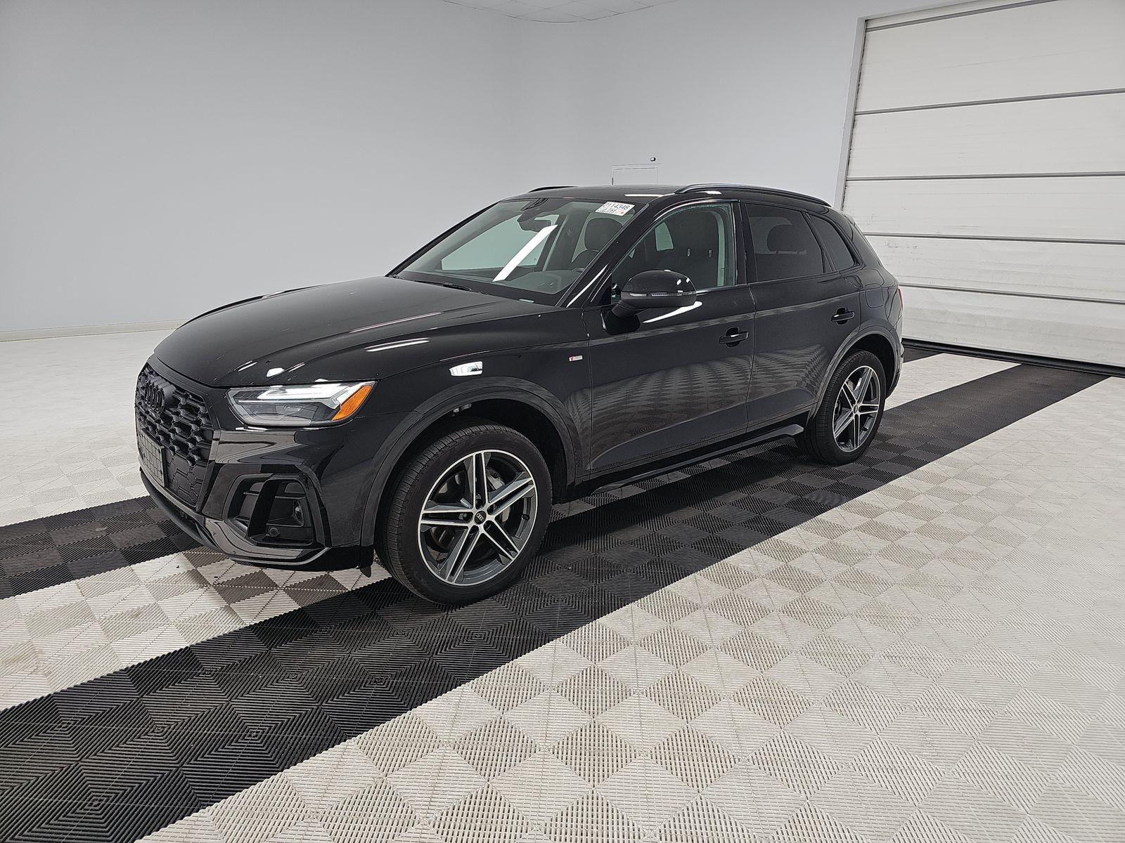 2023 Audi Q5 e Plug-In Hybrid S line Premium Plus AWD