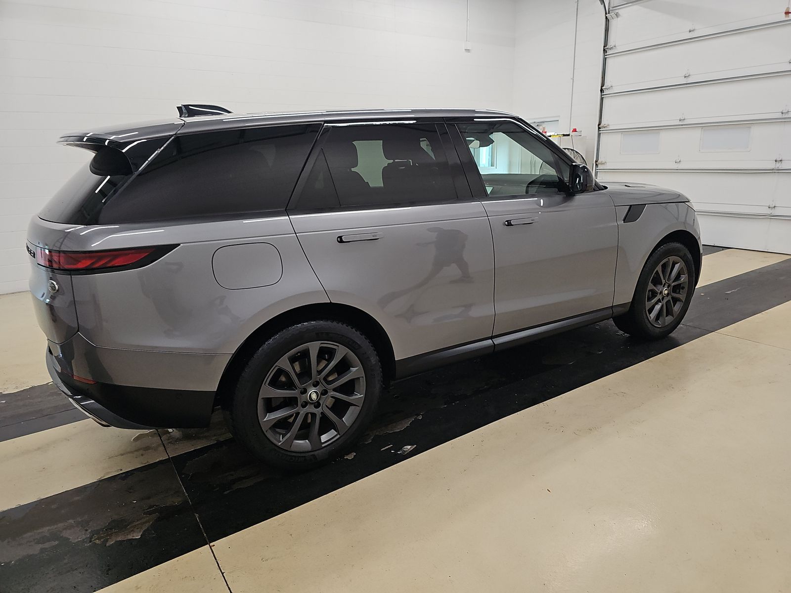 2023 Land Rover Range Rover Sport SE FWD