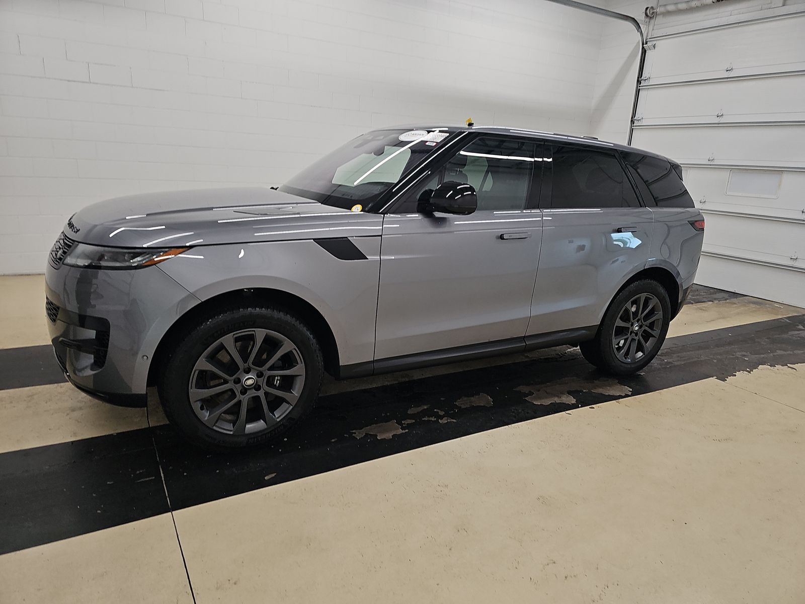 2023 Land Rover Range Rover Sport SE FWD