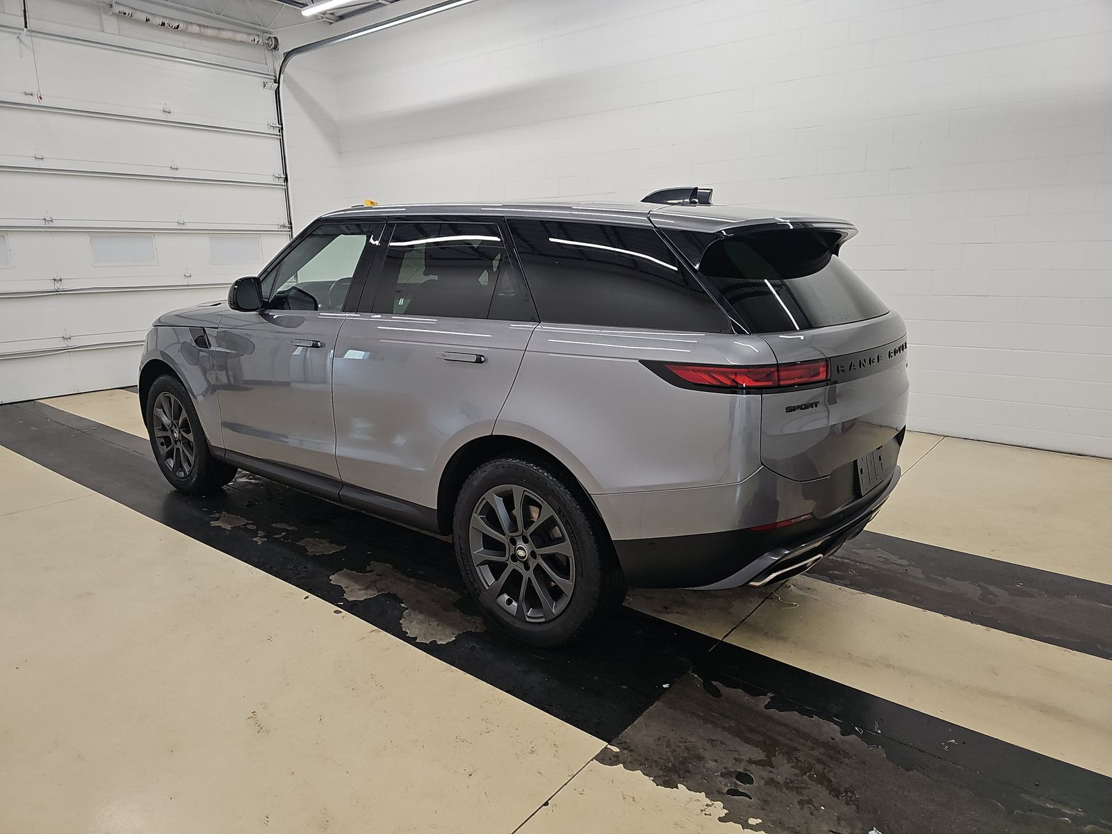 2023 Land Rover Range Rover Sport SE FWD