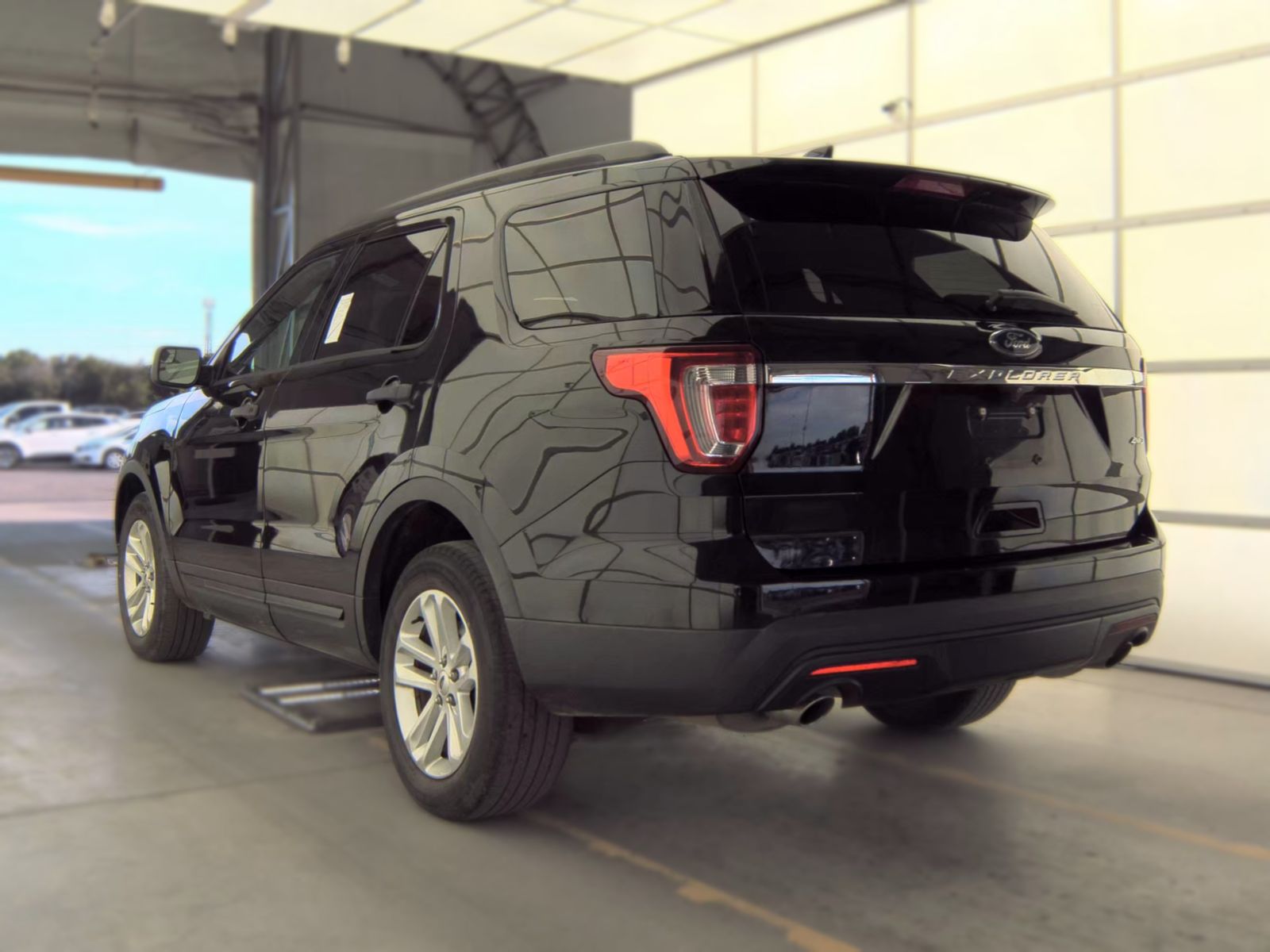 FORD EXPLORER - 9