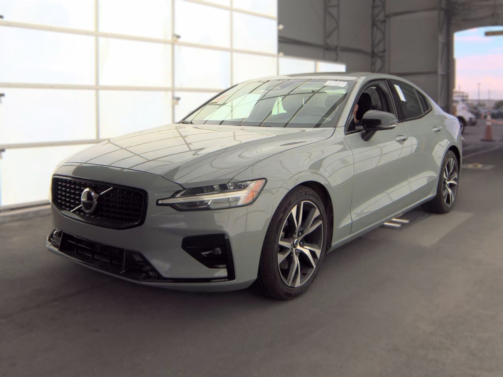 2024 Volvo S60 B5 Core FWD