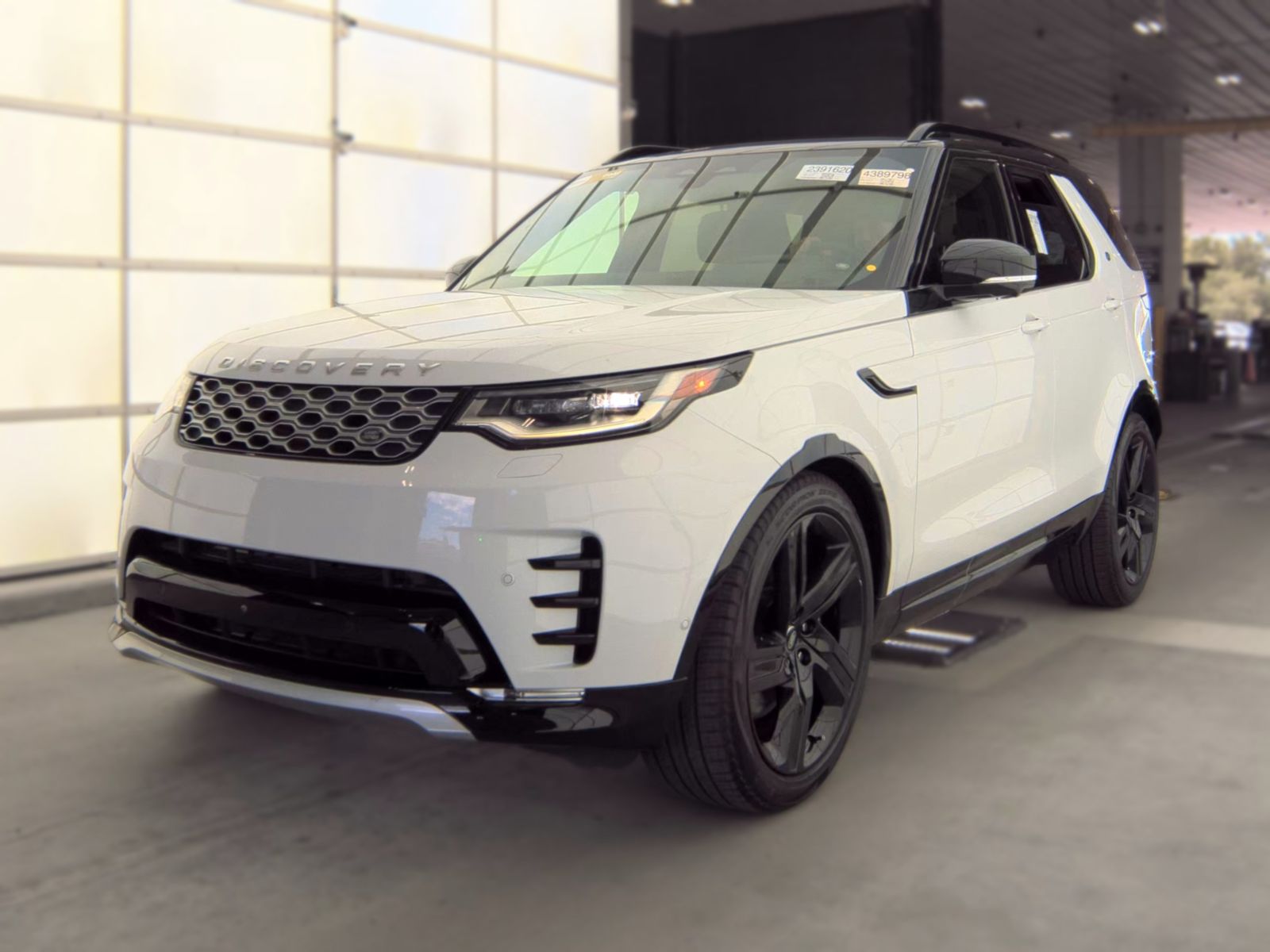 2024 Land Rover Discovery Metropolitan Edition AWD