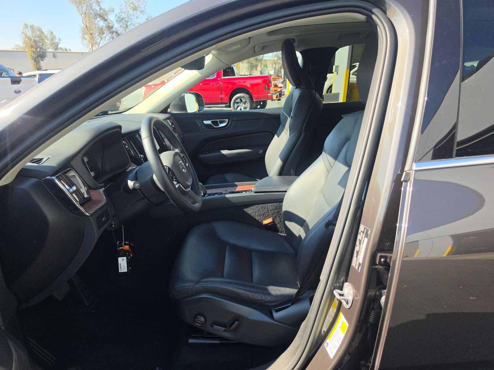 2023 Volvo XC60 B5 Plus AWD