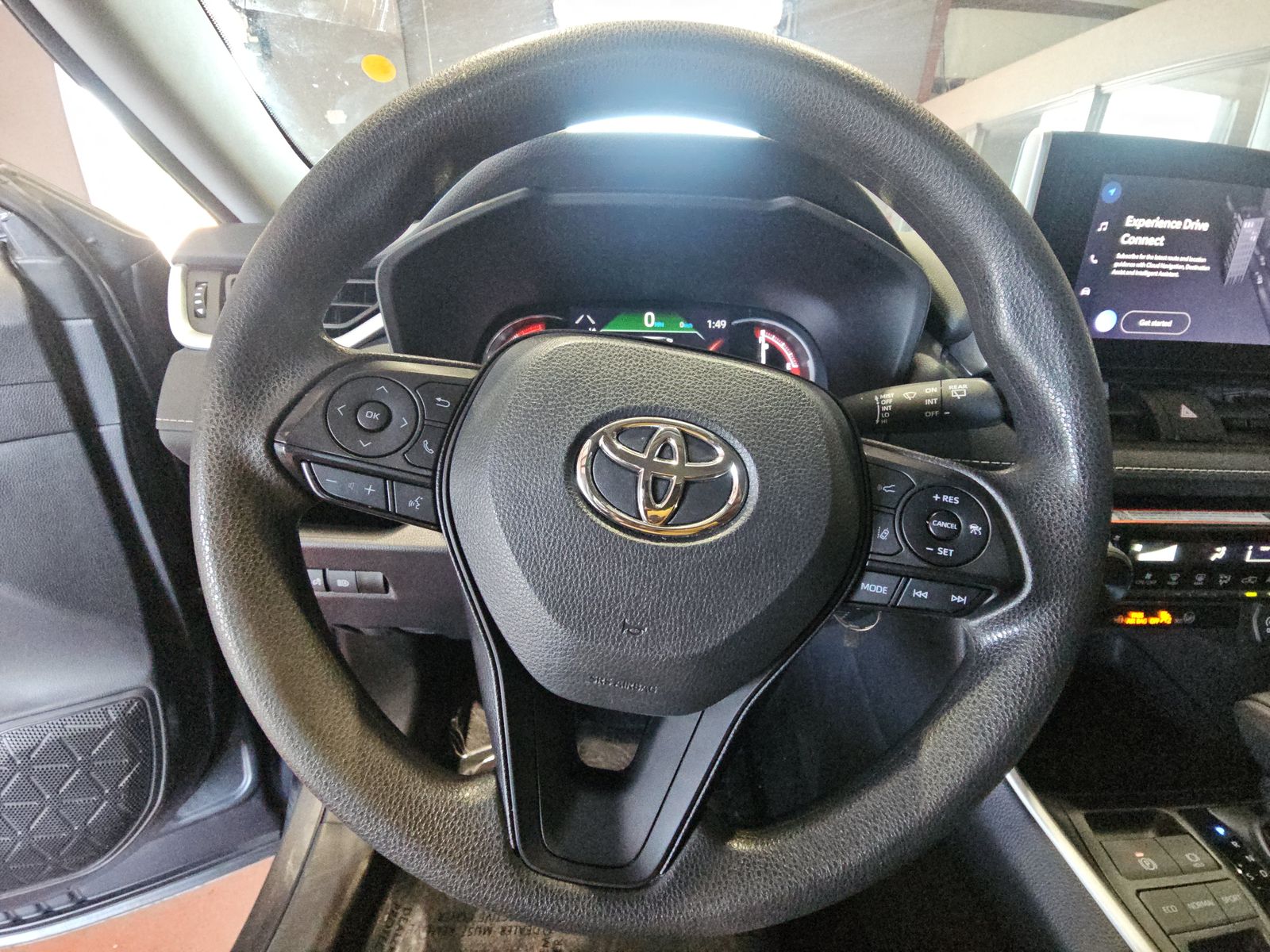 2025 Toyota RAV4 LE FWD