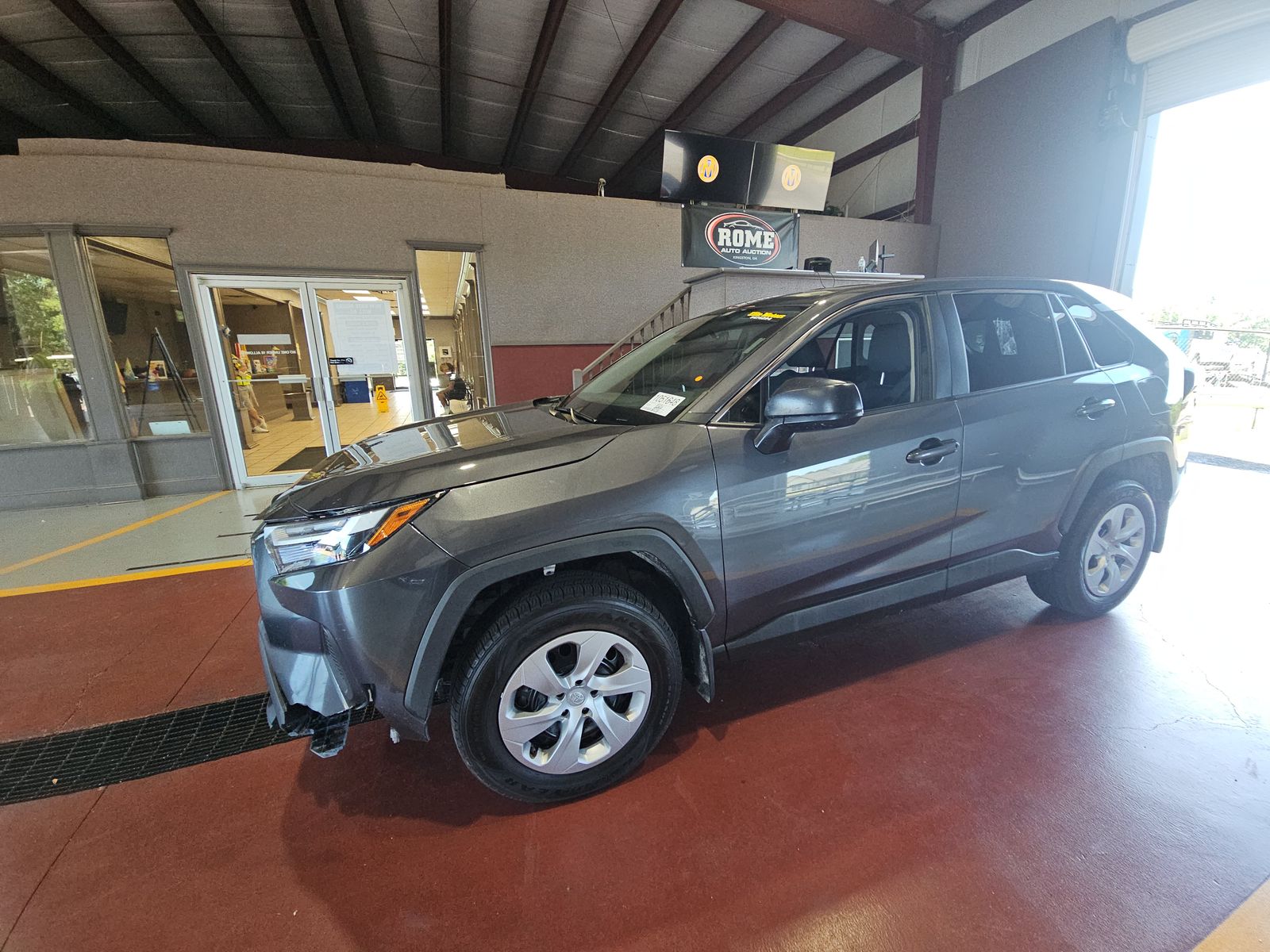 2025 Toyota RAV4 LE FWD