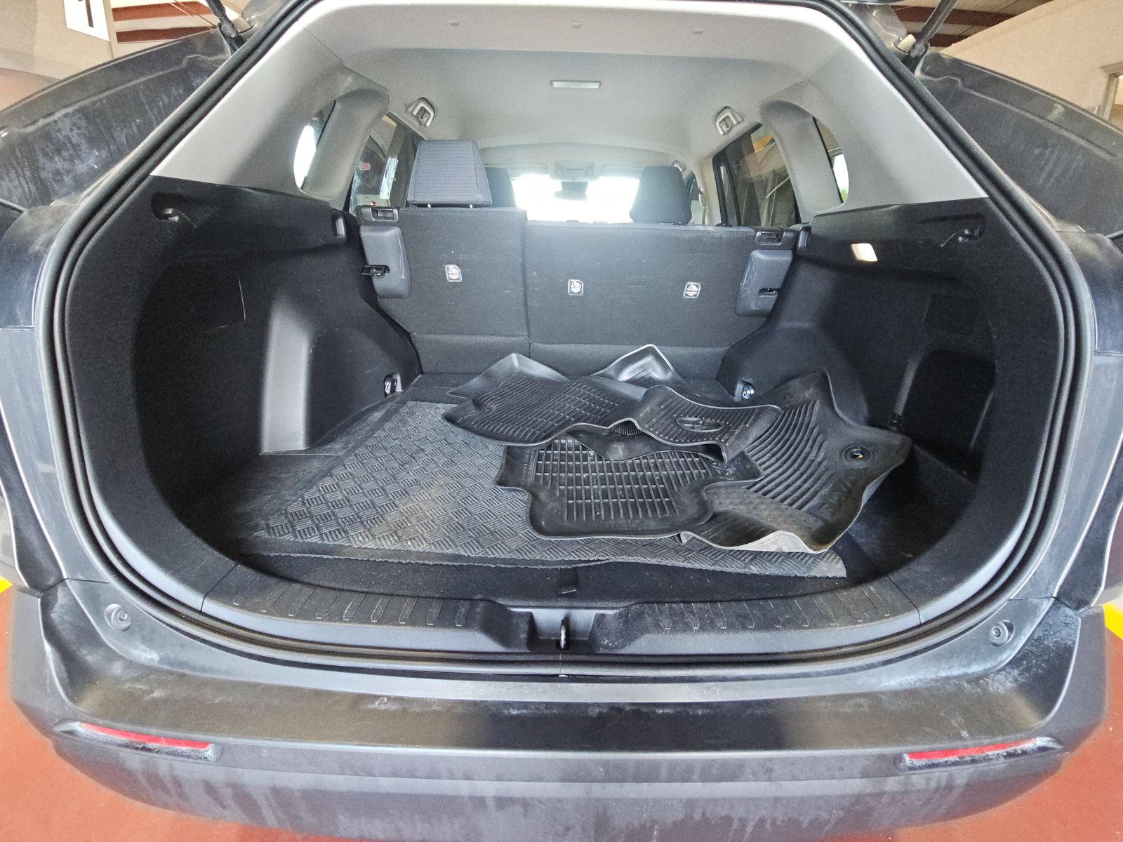 2025 Toyota RAV4 LE FWD