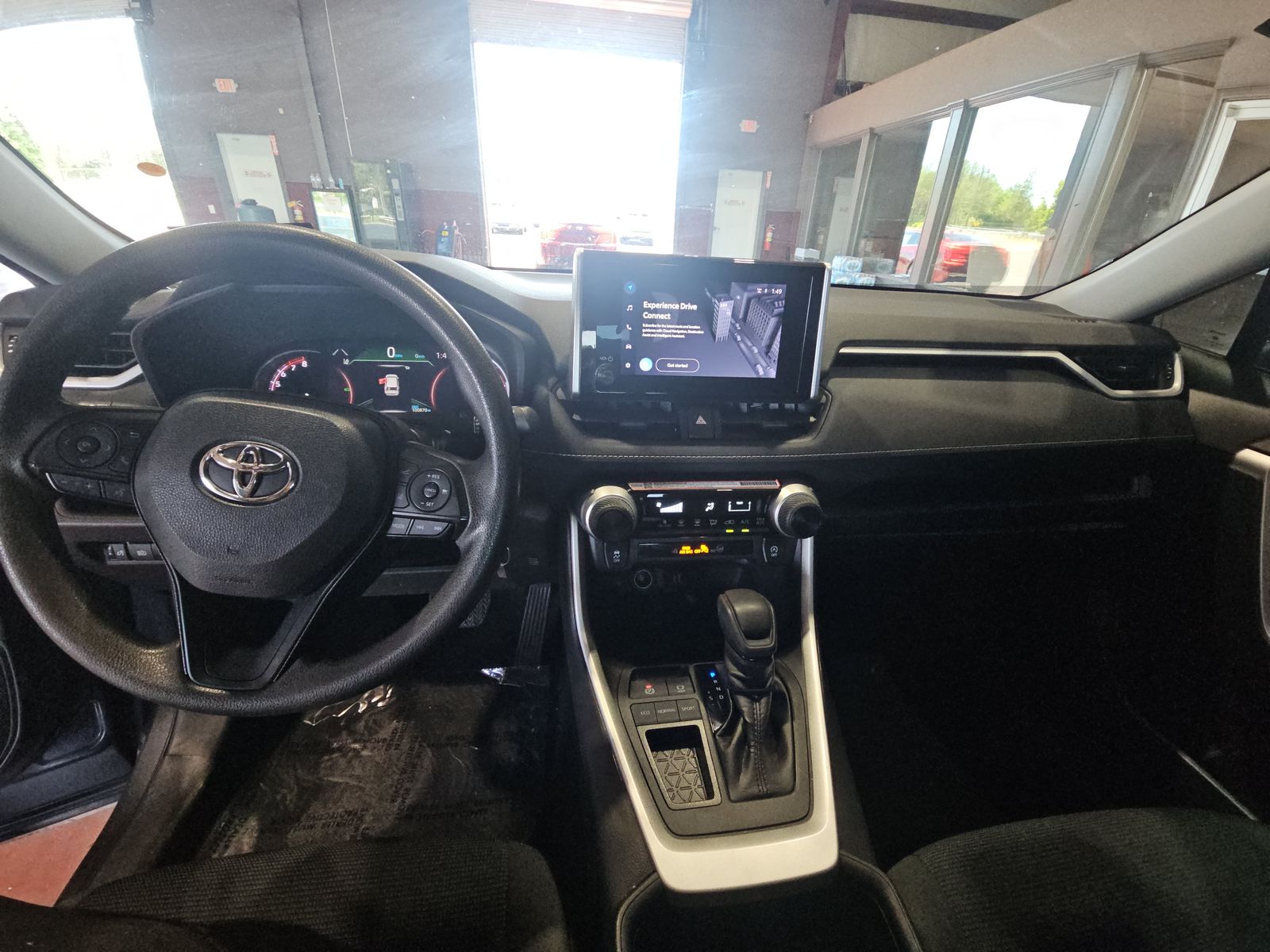 2025 Toyota RAV4 LE FWD