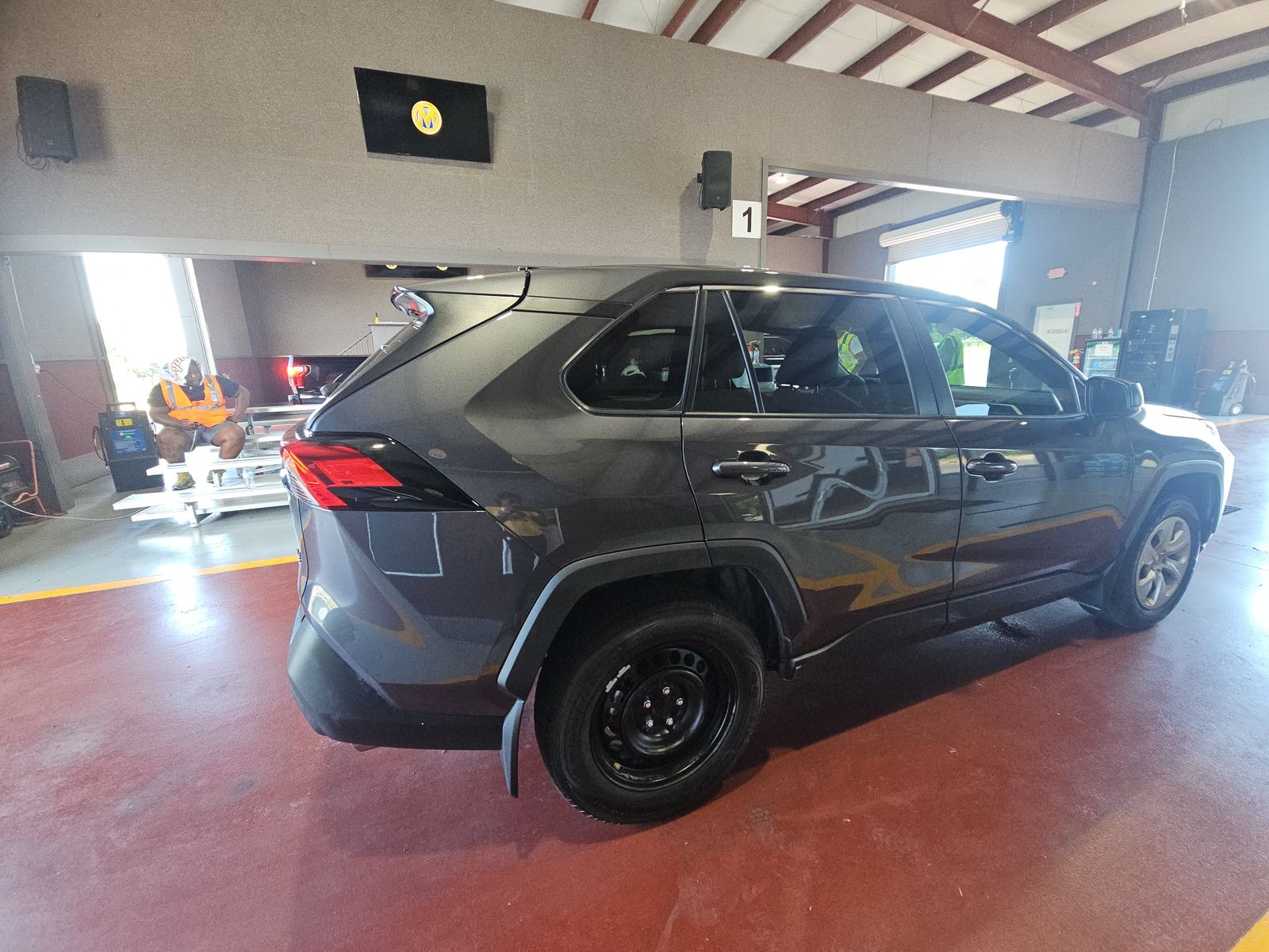 2025 Toyota RAV4 LE FWD