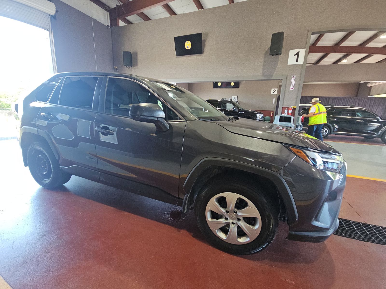 2025 Toyota RAV4 LE FWD