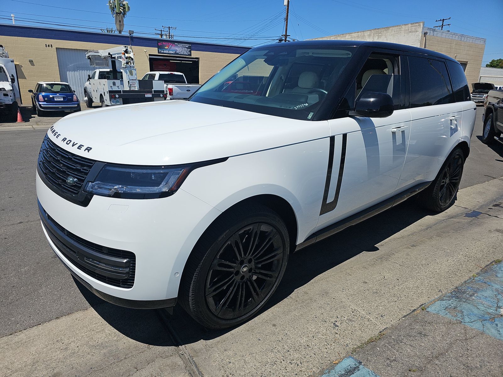 2024 Land Rover Range Rover SE LWB AWD