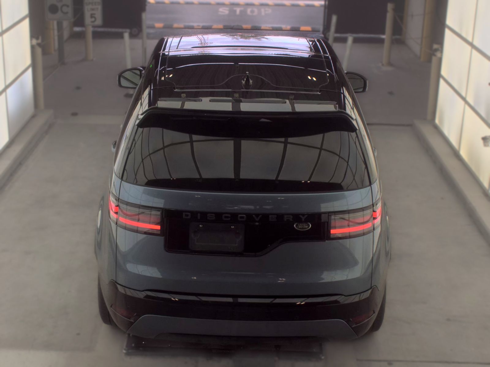 2023 Land Rover Discovery R-Dynamic S AWD