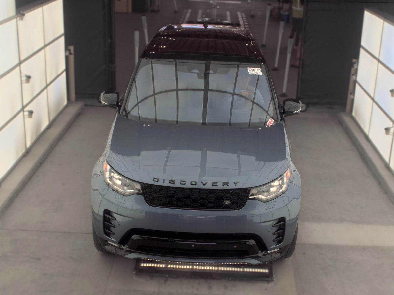 2023 Land Rover Discovery R-Dynamic S AWD