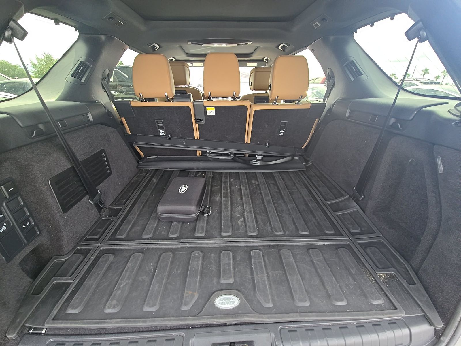 2023 Land Rover Discovery R-Dynamic S AWD