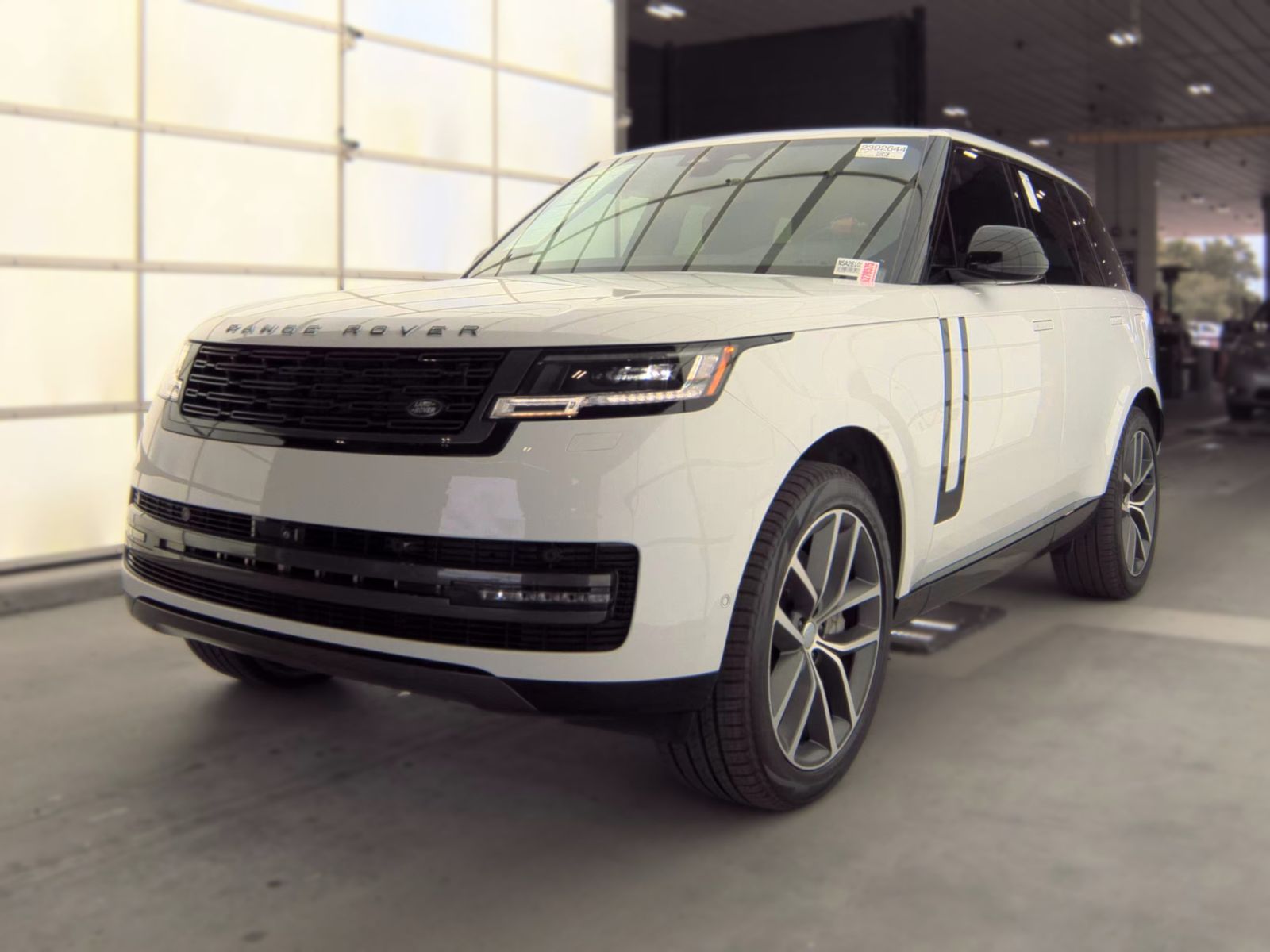 2025 Land Rover Range Rover Plug-In Hybrid SE AWD