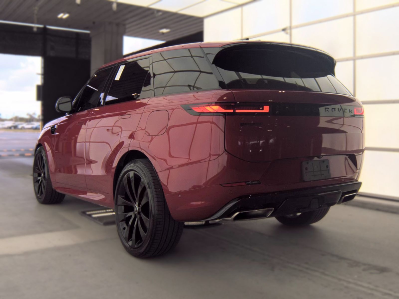 2025 Land Rover Range Rover Sport Plug-In Hybrid Dynamic SE AWD