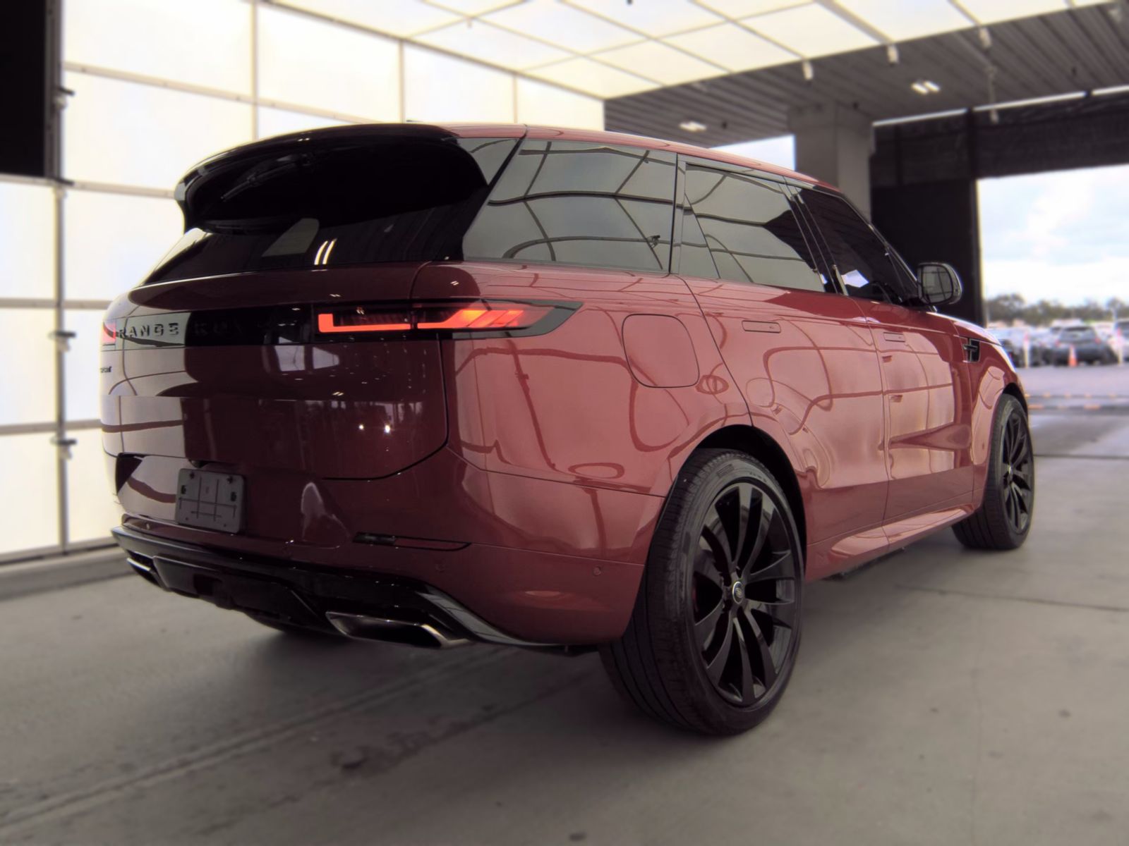 2025 Land Rover Range Rover Sport Plug-In Hybrid Dynamic SE AWD