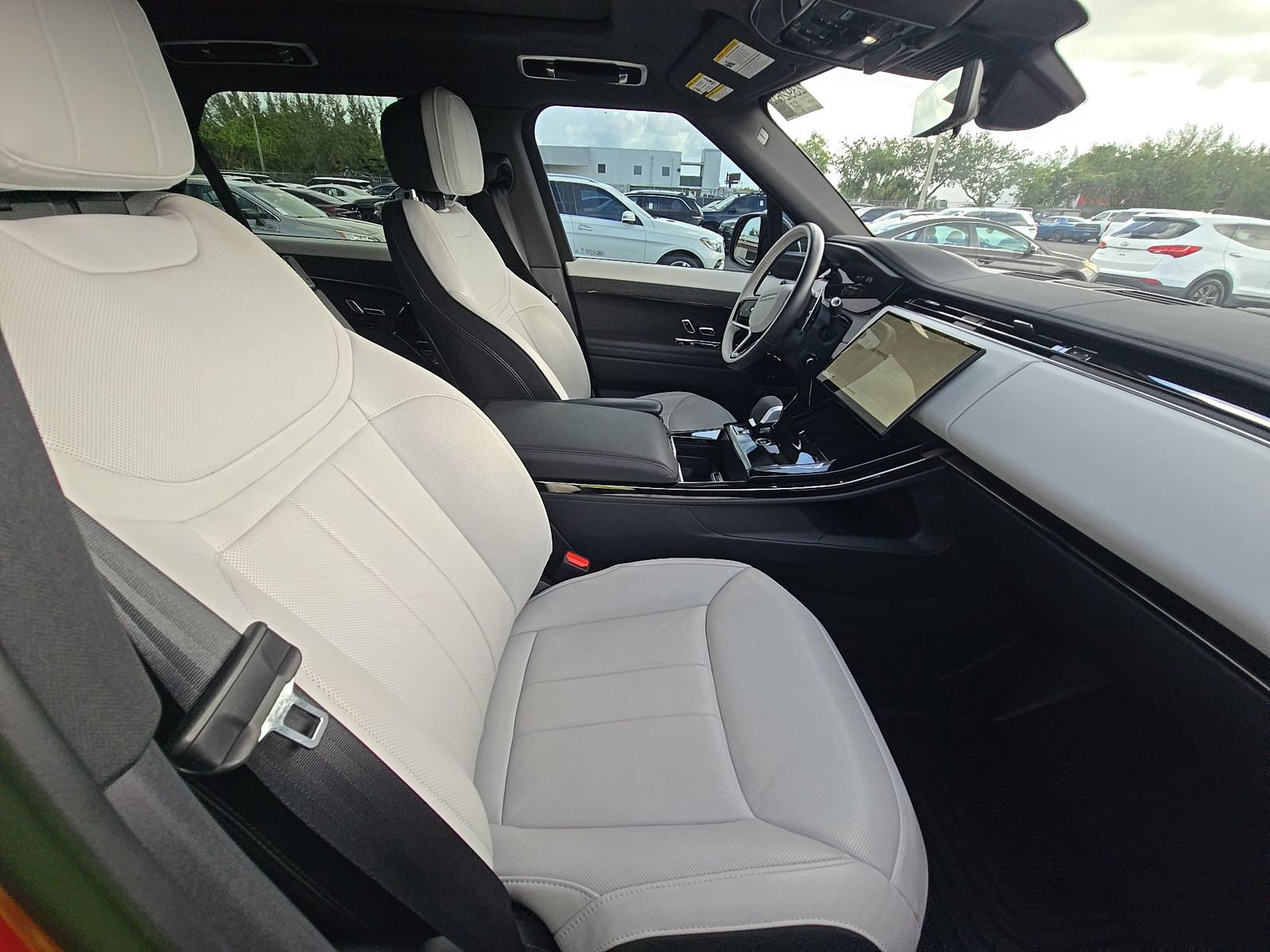 2025 Land Rover Range Rover Sport Plug-In Hybrid Dynamic SE AWD