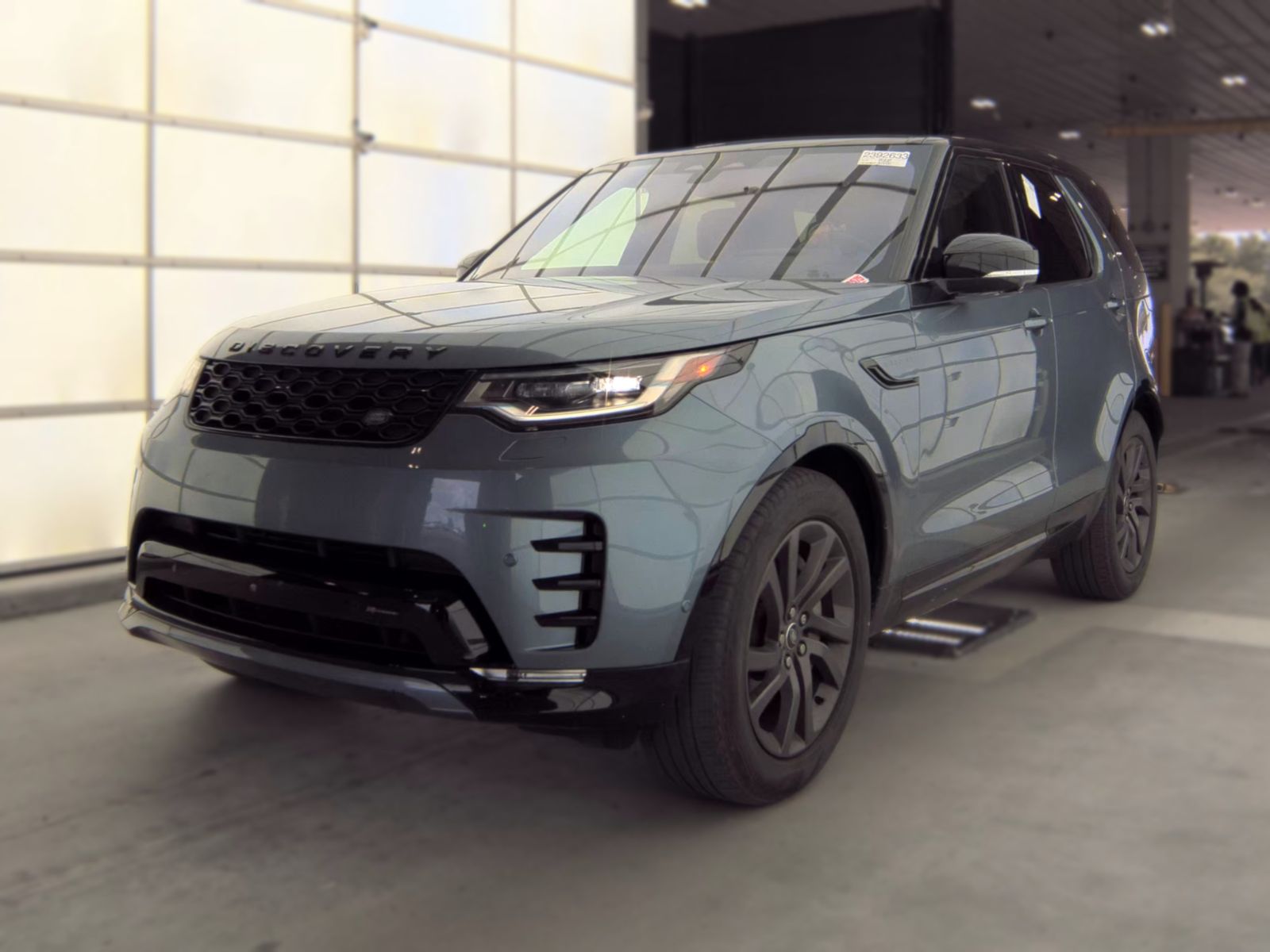 2023 Land Rover Discovery R-Dynamic S AWD