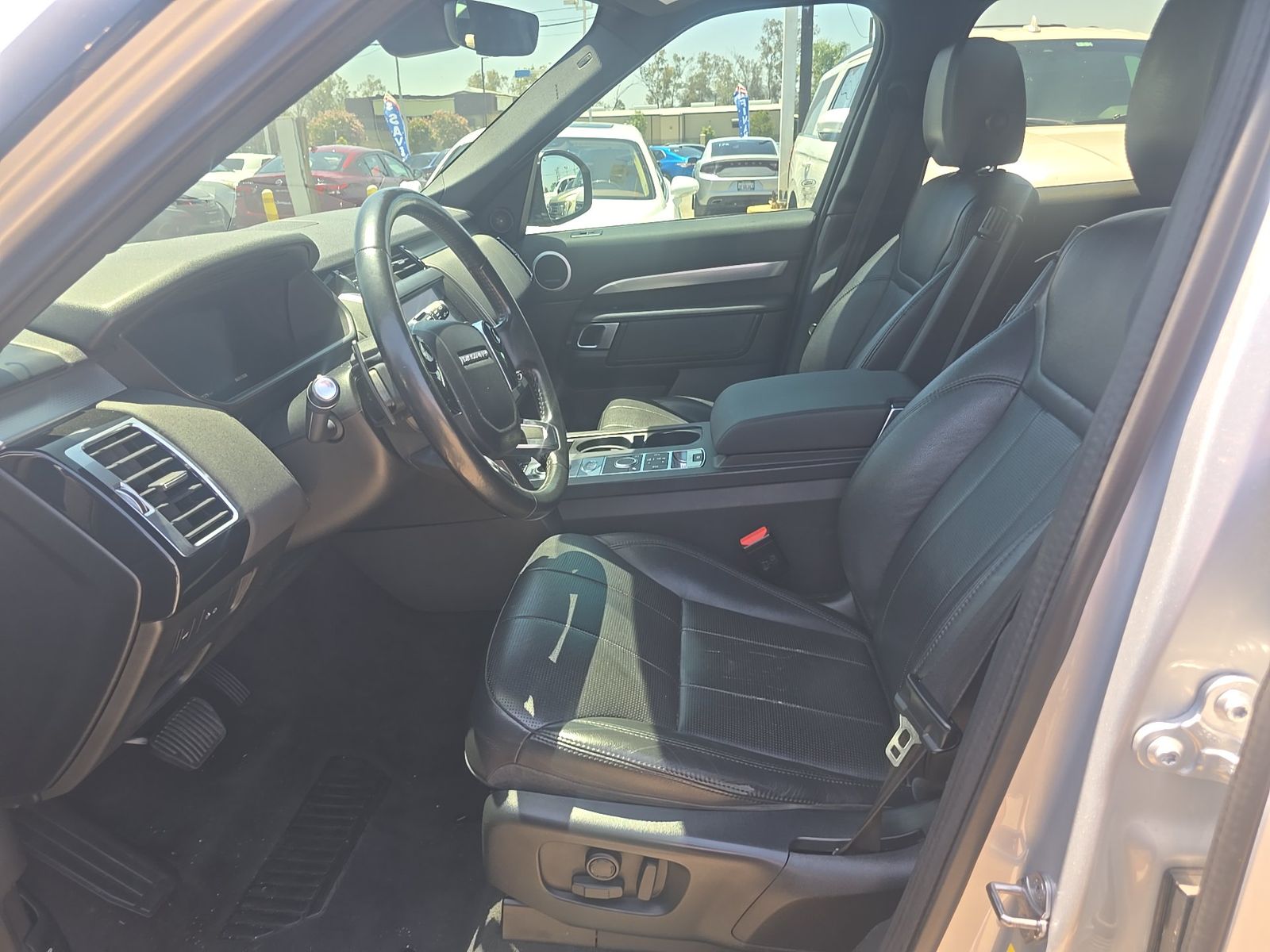 2020 Land Rover Discovery Landmark Edition AWD