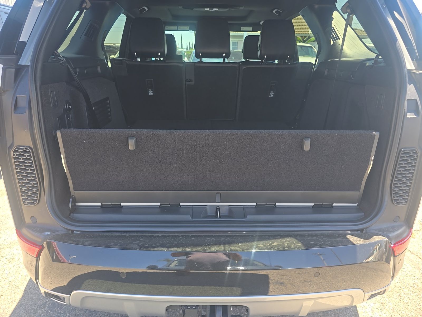 2020 Land Rover Discovery Landmark Edition AWD