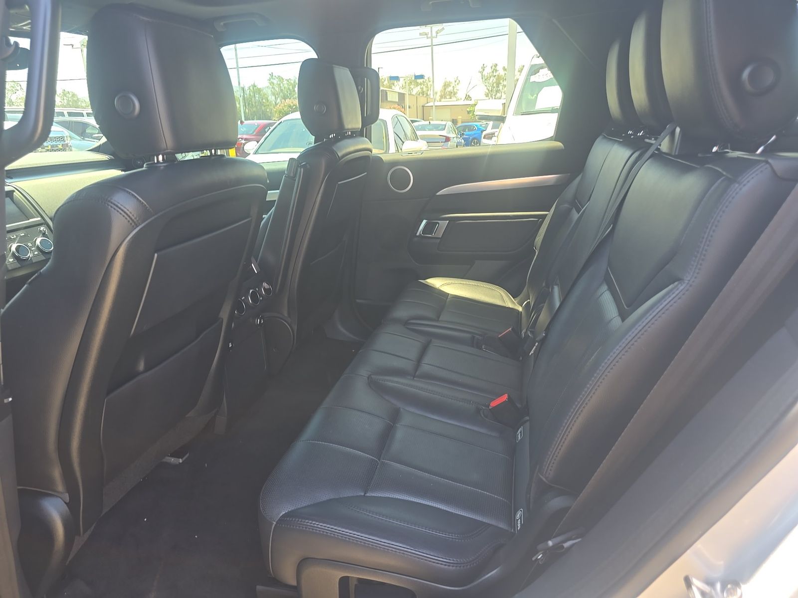 2020 Land Rover Discovery Landmark Edition AWD