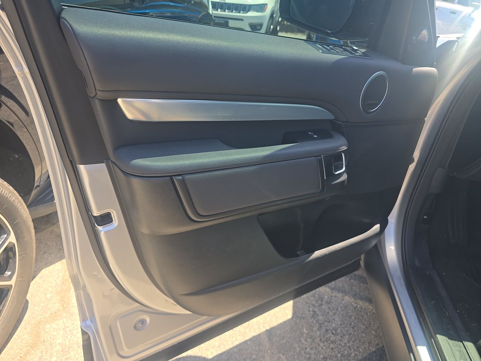 2020 Land Rover Discovery Landmark Edition AWD