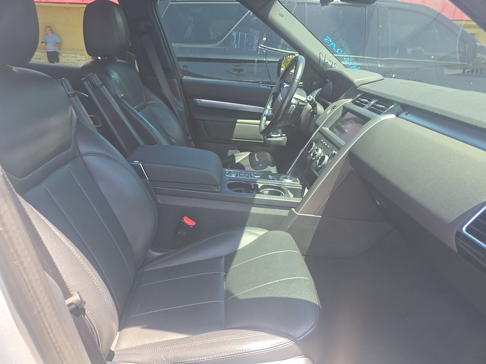 2020 Land Rover Discovery Landmark Edition AWD