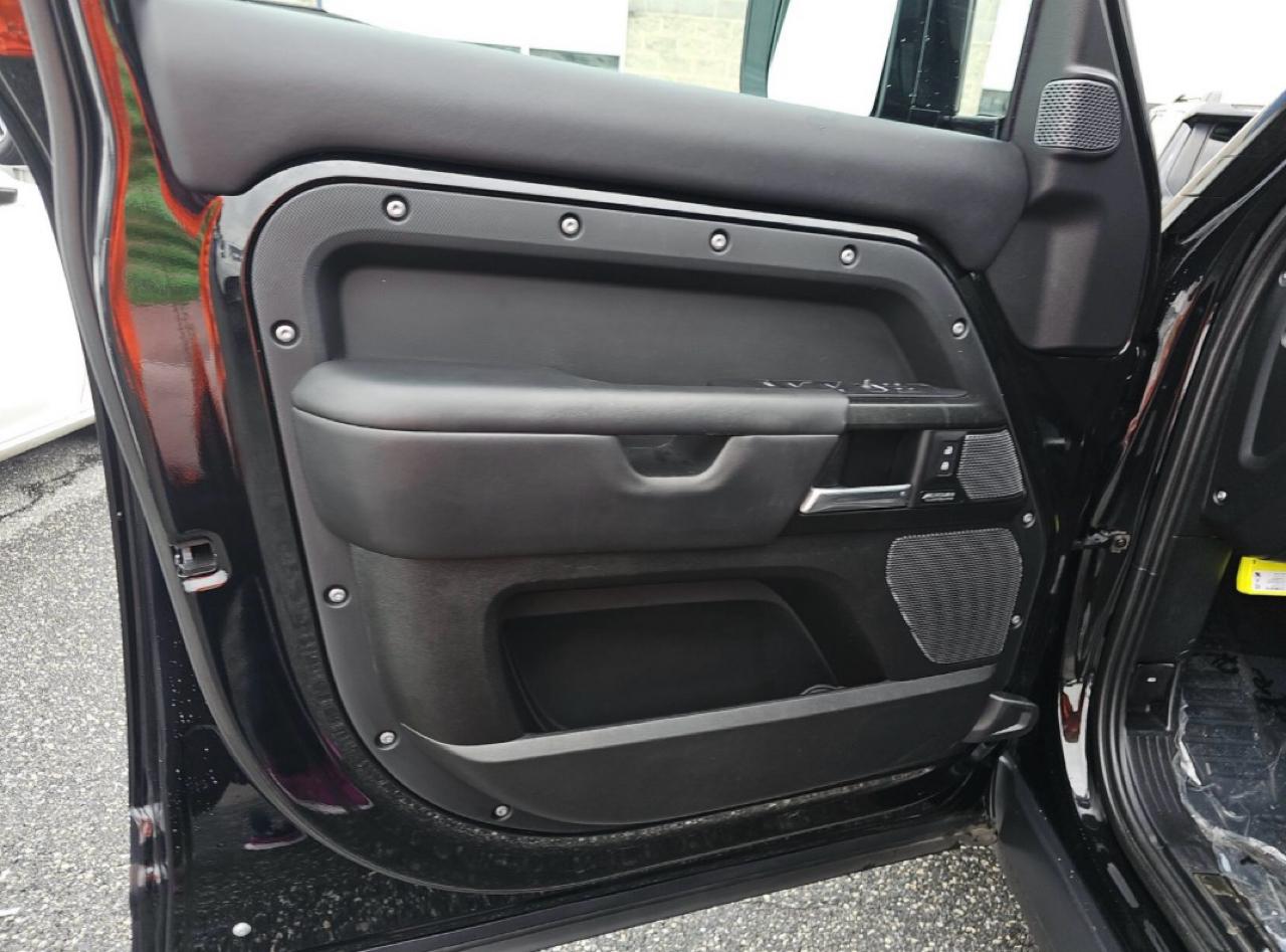 2023 Land Rover Defender 110 V8 AWD