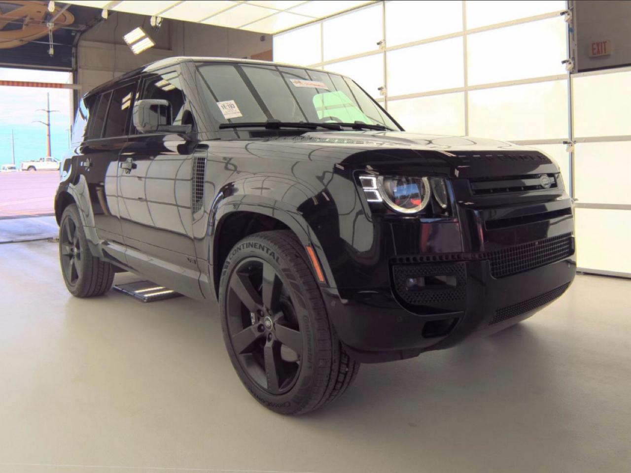 2023 Land Rover Defender 110 V8 AWD