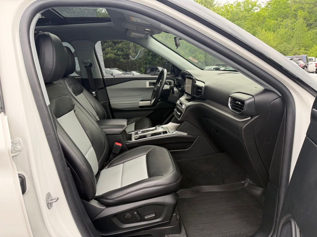 2022 Ford Explorer XLT AWD