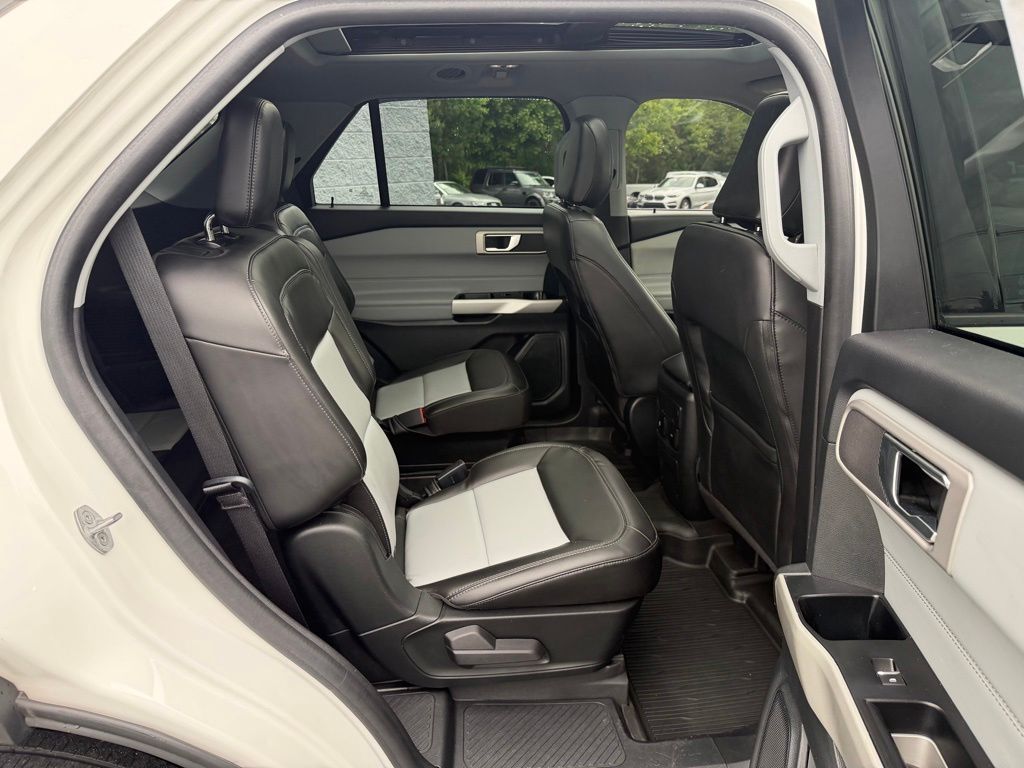 2022 Ford Explorer XLT AWD